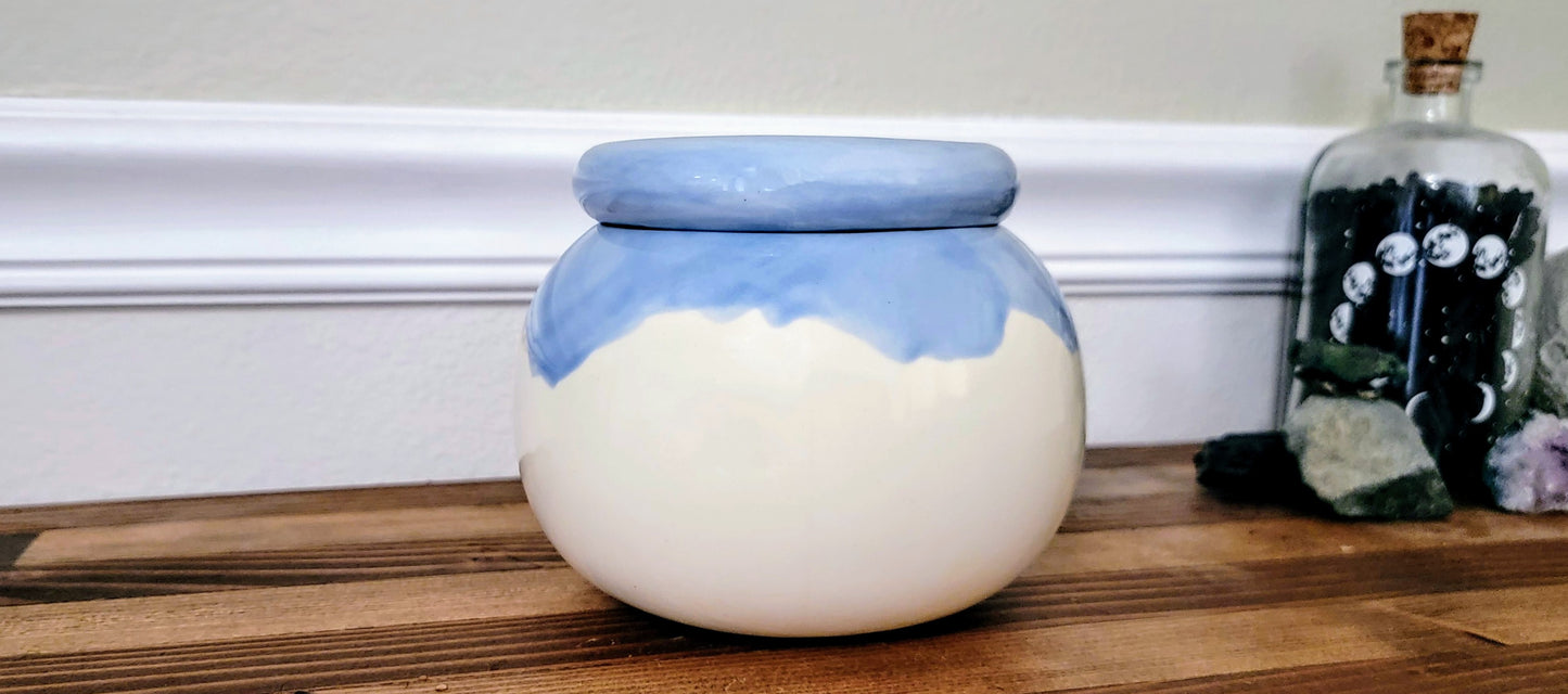 Medium Round Self Watering / African Violet Pot