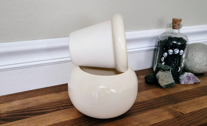 Medium Round Self Watering / African Violet Pot